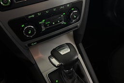 met. harmaa Skoda Octavia 2011 kuva 19.