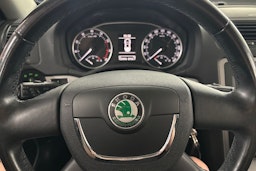 met. harmaa Skoda Octavia 2011 kuva 20.
