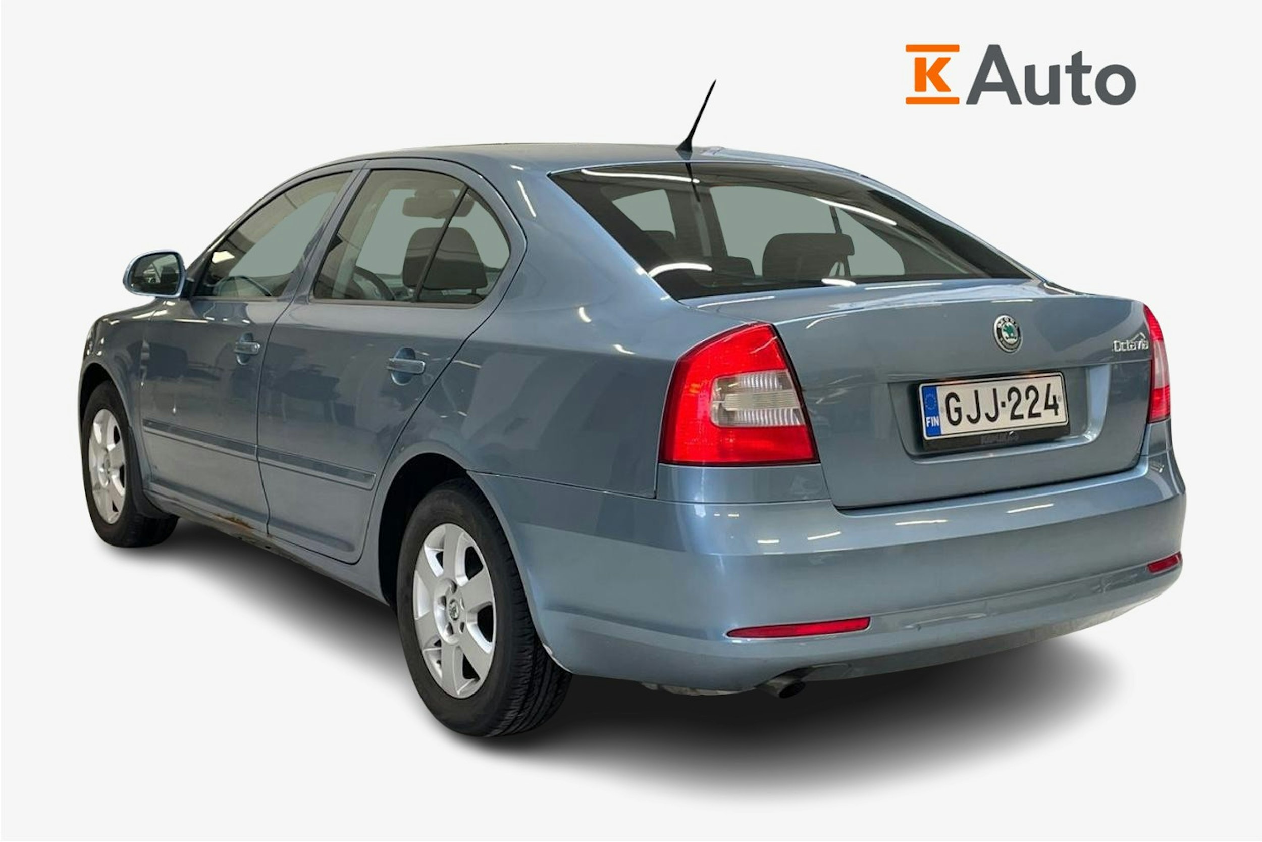 harmaa Skoda Octavia 2011 kuva 2.