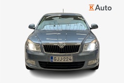 harmaa Skoda Octavia 2011 kuva 4.