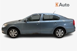 harmaa Skoda Octavia 2011 kuva 5.