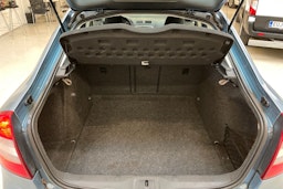 harmaa Skoda Octavia 2011 kuva 11.