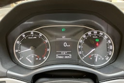 harmaa Skoda Octavia 2011 kuva 12.
