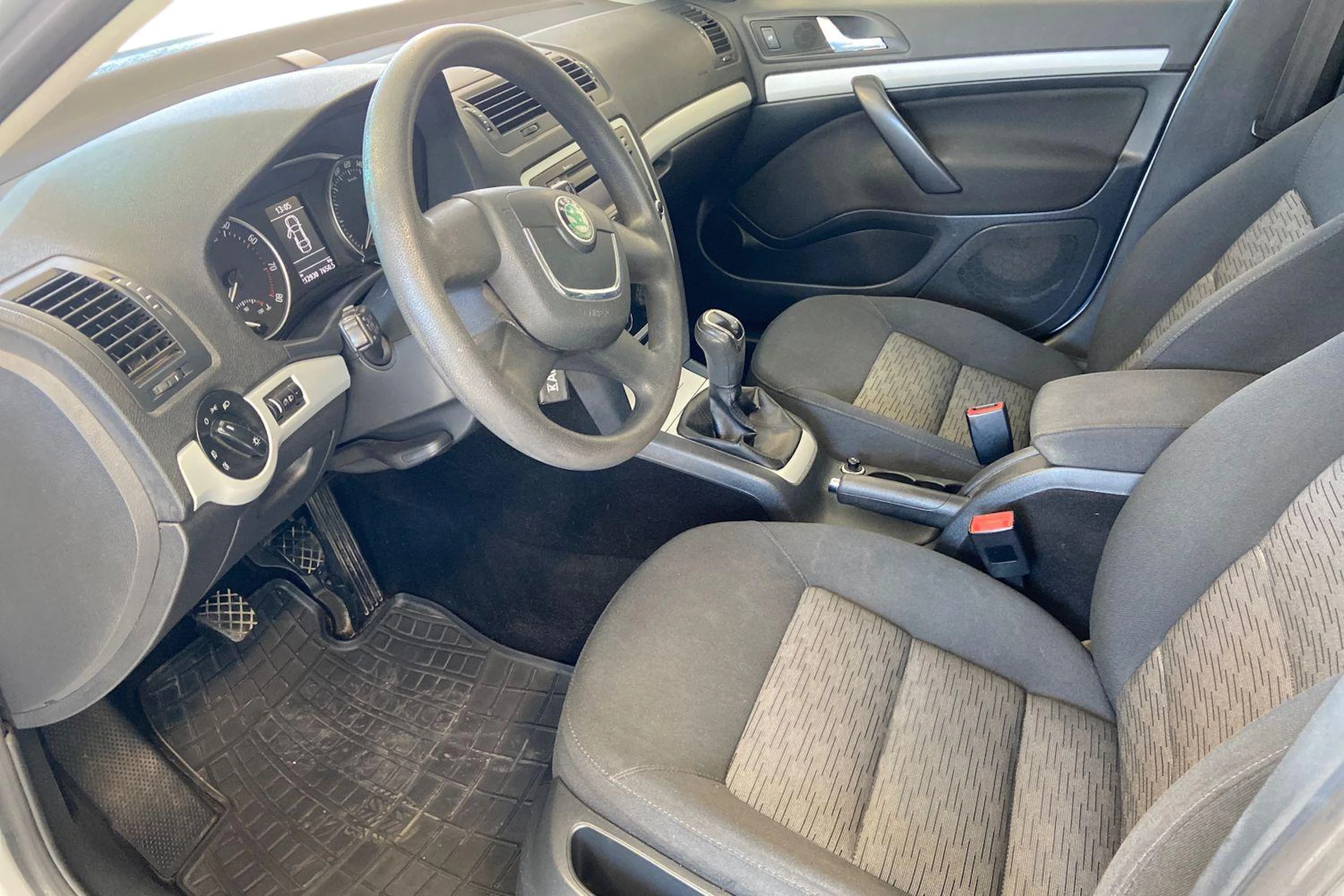 hopea Skoda Octavia 2011 kuva 6.