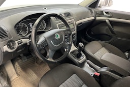 Hopea Skoda OCTAVIA 2011 kuva 3.