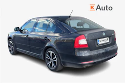 musta Skoda Octavia 2011 kuva 2.