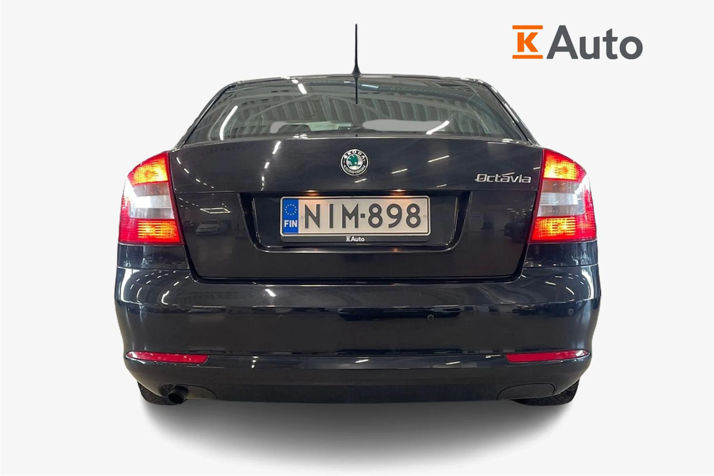 musta Skoda Octavia 2012 kuva 4.