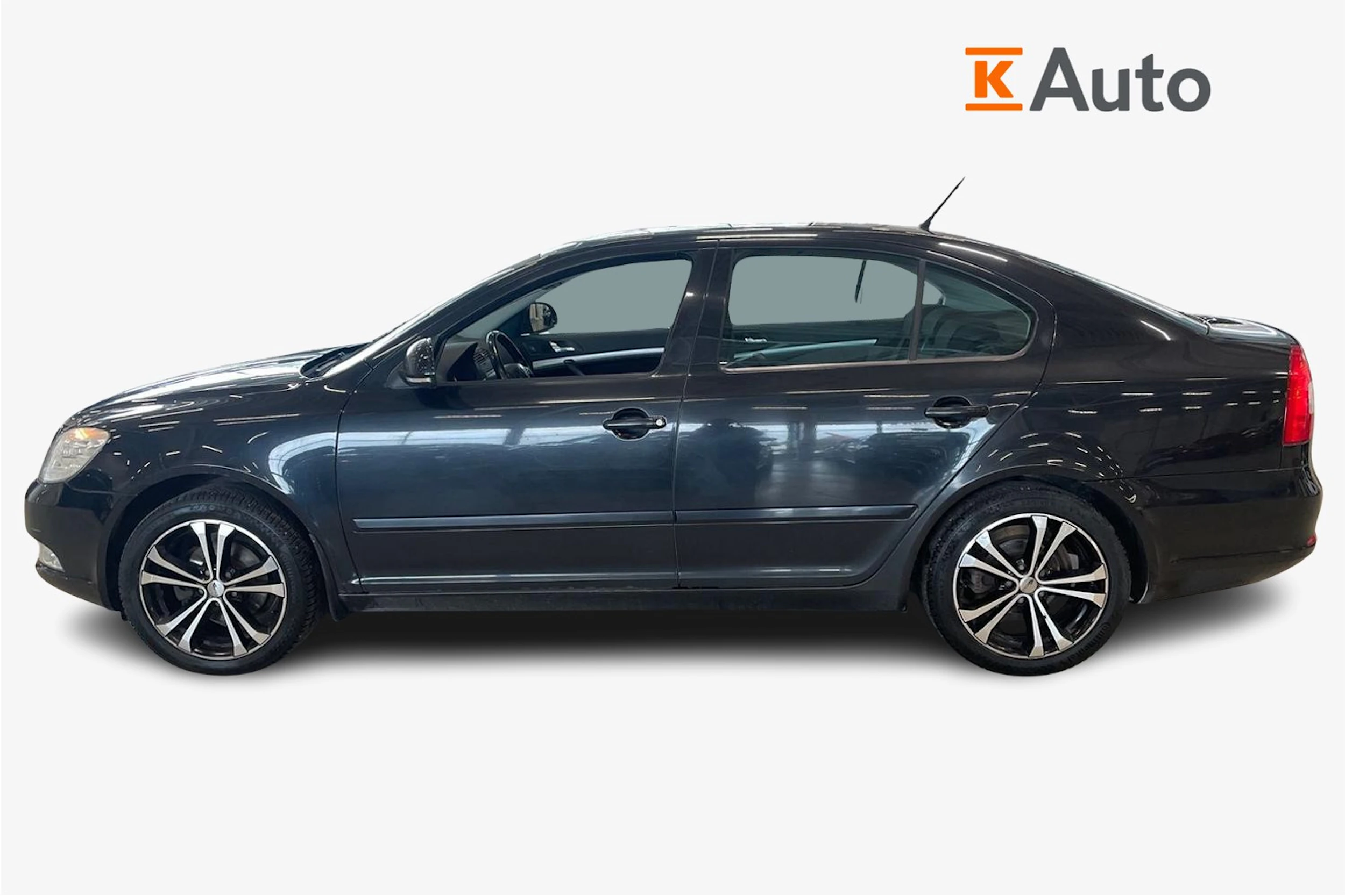 musta Skoda Octavia 2012 kuva 7.