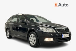 Musta Skoda OCTAVIA 2011 kuva 1.