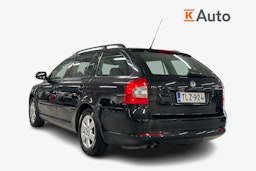 Musta Skoda OCTAVIA 2011 kuva 2.