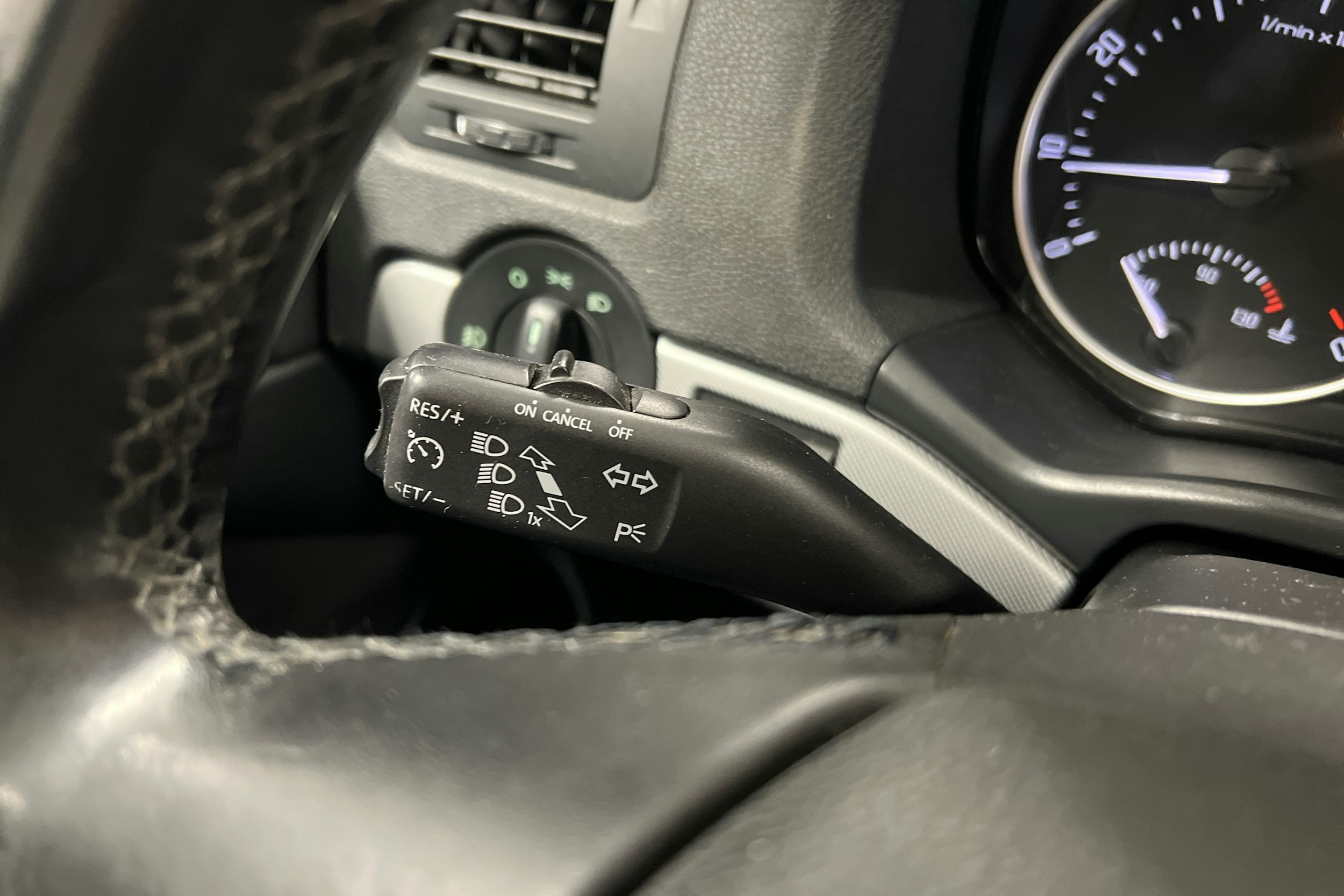 Musta Skoda OCTAVIA 2011 kuva 13.