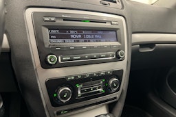 Musta Skoda OCTAVIA 2011 kuva 14.