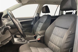 valkoinen Skoda Octavia 2011 kuva 11.