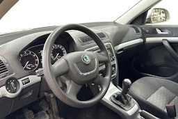Ruskea (beige) Skoda OCTAVIA 2011 kuva 3.