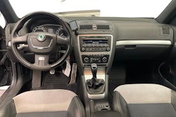 harmaa Skoda Octavia 2011 kuva 7.