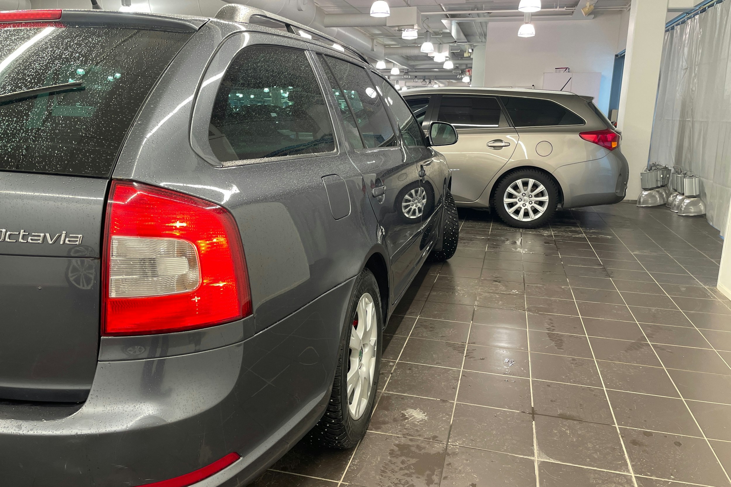 harmaa Skoda Octavia 2011 kuva 15.