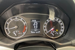 harmaa Skoda Octavia 2011 kuva 21.