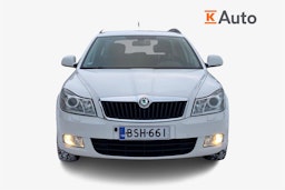 valkoinen Skoda Octavia 2012 kuva 5.