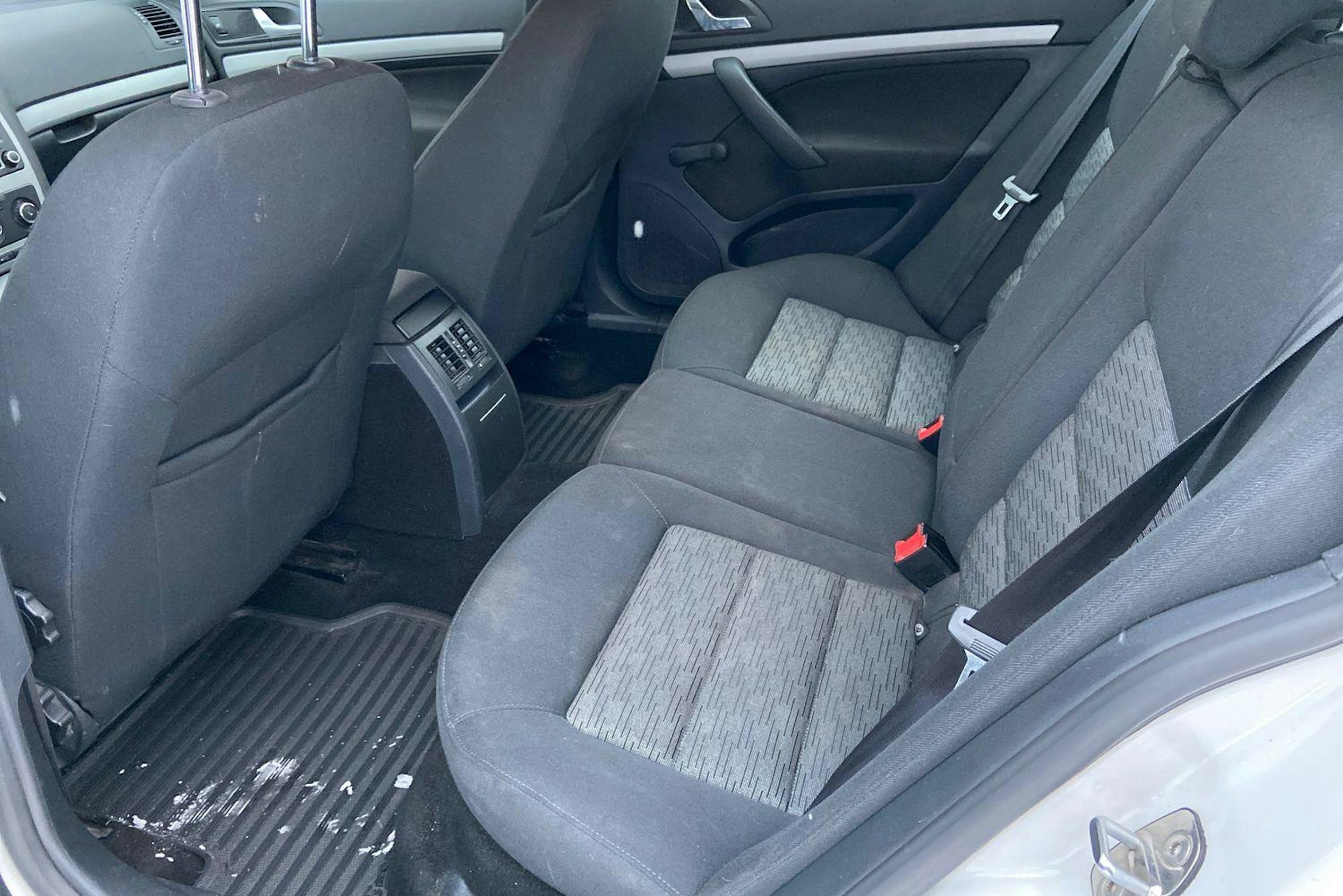 valkoinen Skoda Octavia 2012 kuva 10.