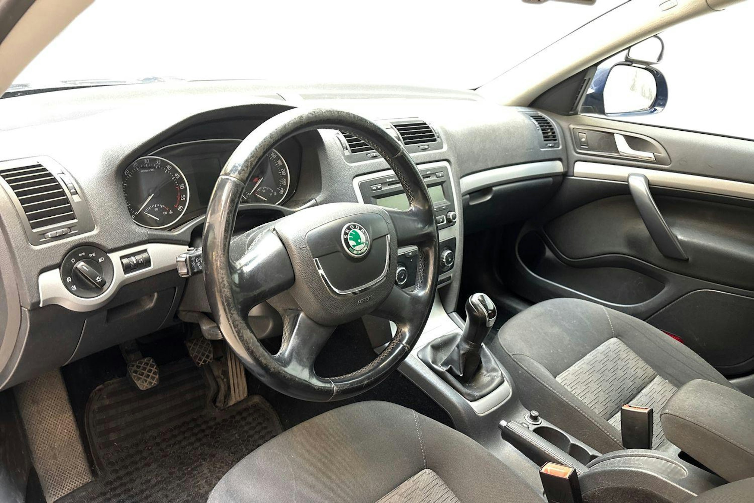 Sininen Skoda OCTAVIA 2012 kuva 7.