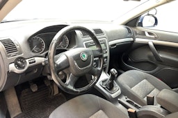 Sininen Skoda OCTAVIA 2012 kuva 7.