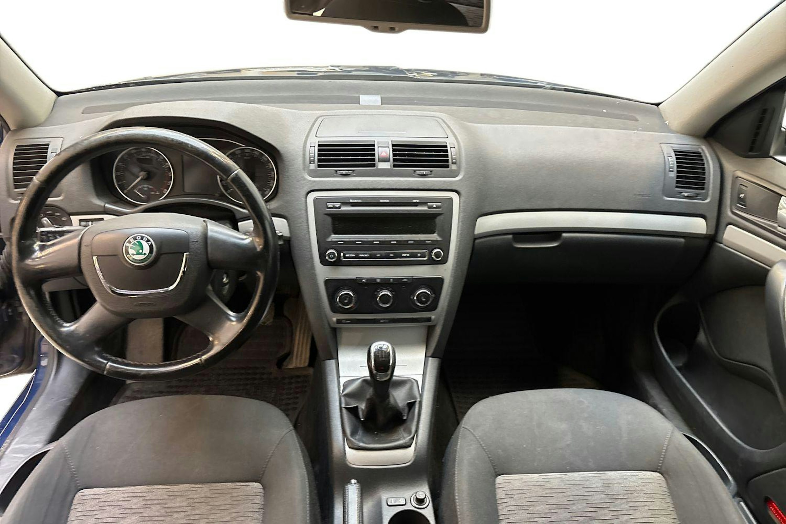 Sininen Skoda OCTAVIA 2012 kuva 9.