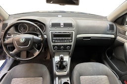 Sininen Skoda OCTAVIA 2012 kuva 9.