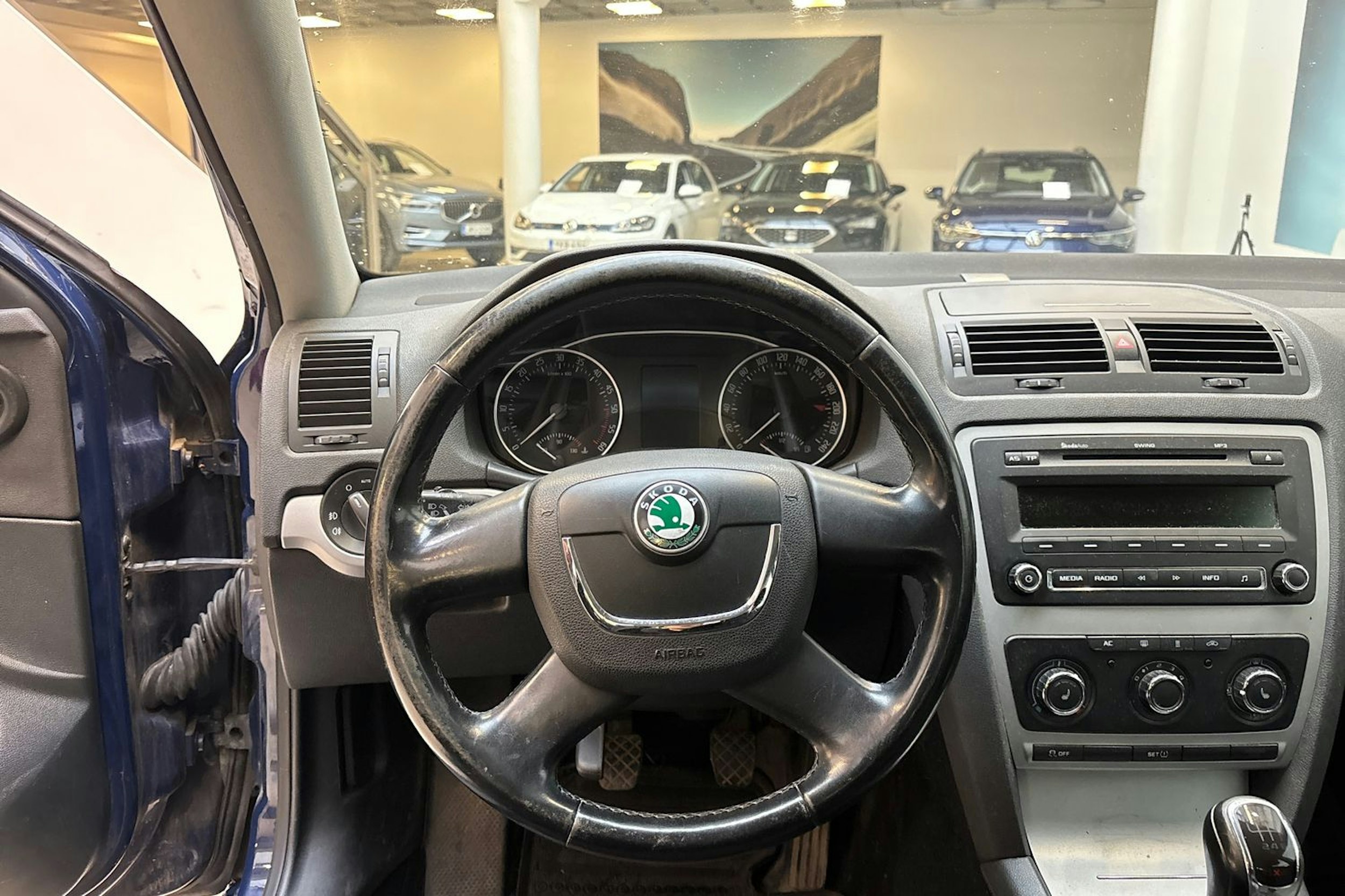 Sininen Skoda OCTAVIA 2012 kuva 17.