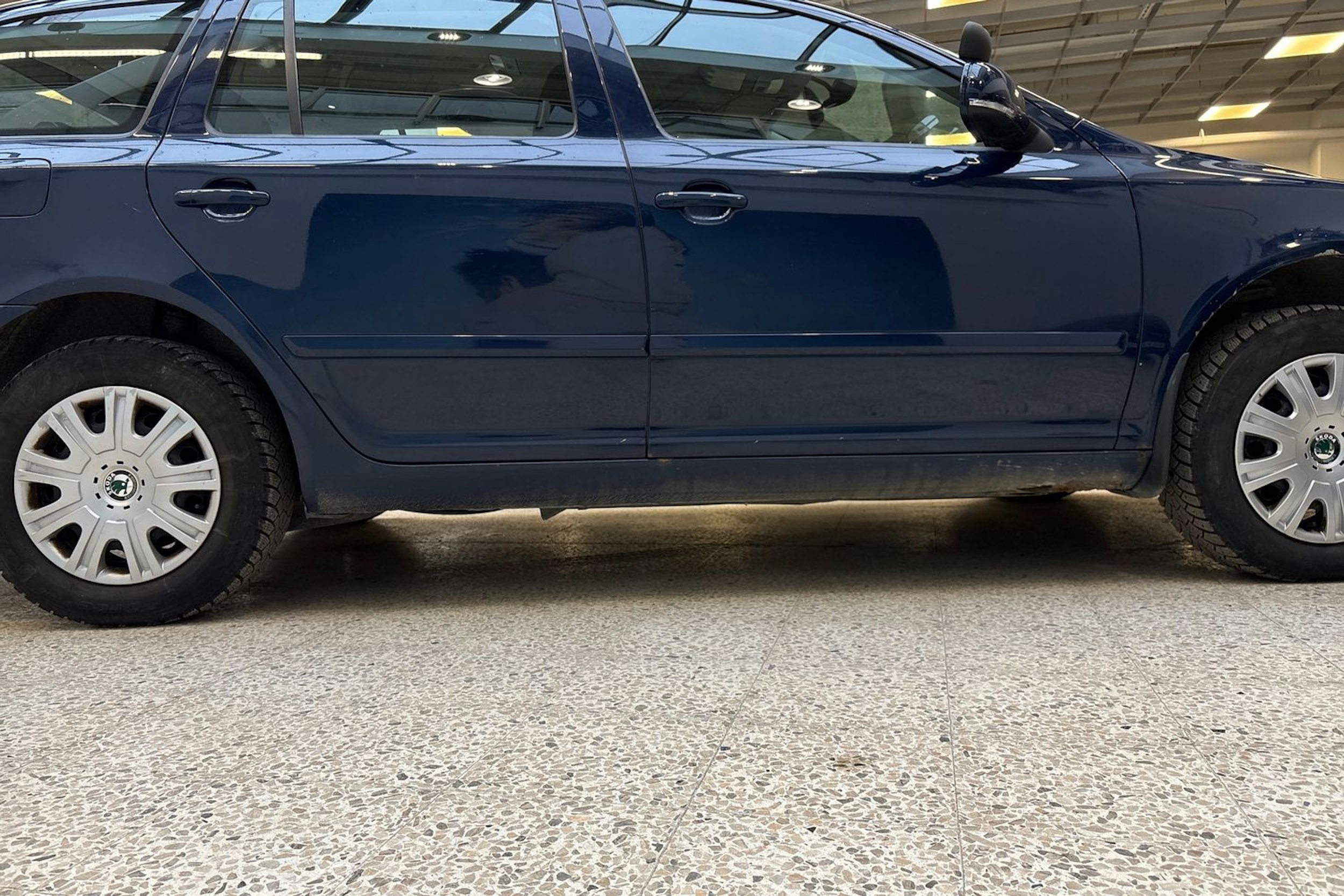 Sininen Skoda OCTAVIA 2012 kuva 23.