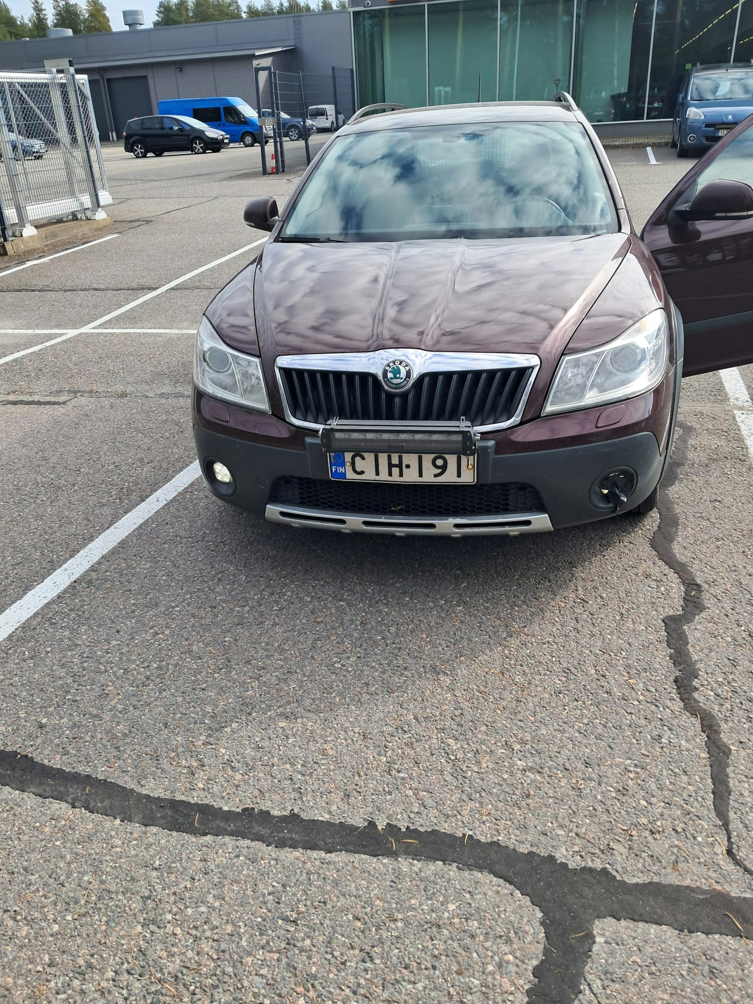 punainen Skoda Octavia 2012 kuva 1.