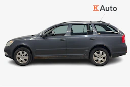 harmaa Skoda Octavia 2012 kuva 5.