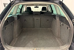 harmaa Skoda Octavia 2012 kuva 16.