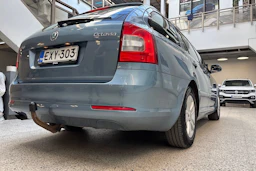 harmaa Skoda Octavia 2012 kuva 16.