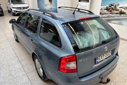 harmaa Skoda Octavia 2012 kuva 21.
