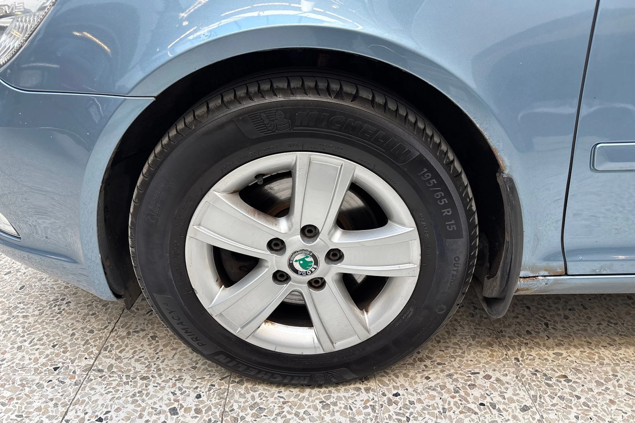 harmaa Skoda Octavia 2012 kuva 26.