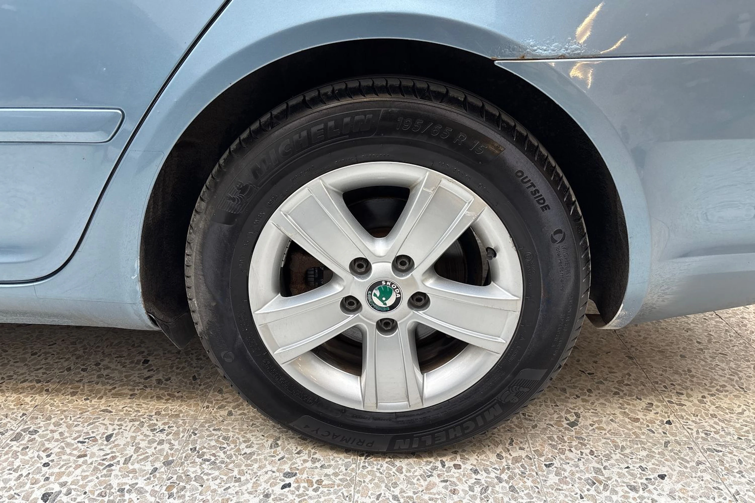 harmaa Skoda Octavia 2012 kuva 27.