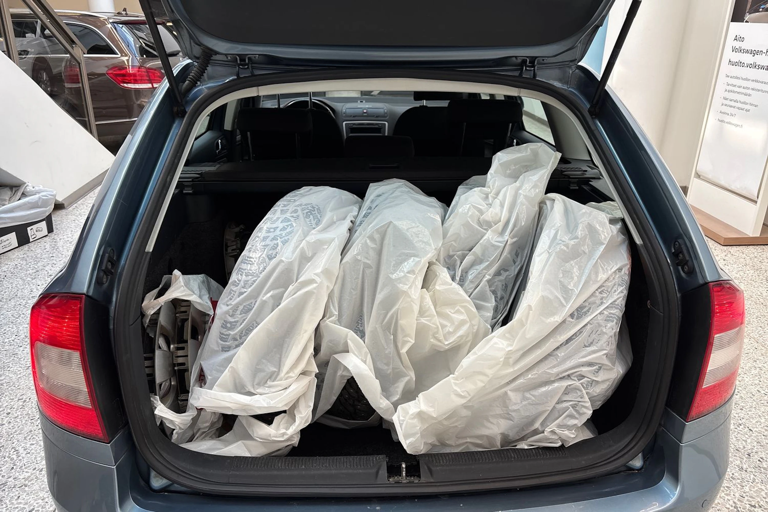 harmaa Skoda Octavia 2012 kuva 28.