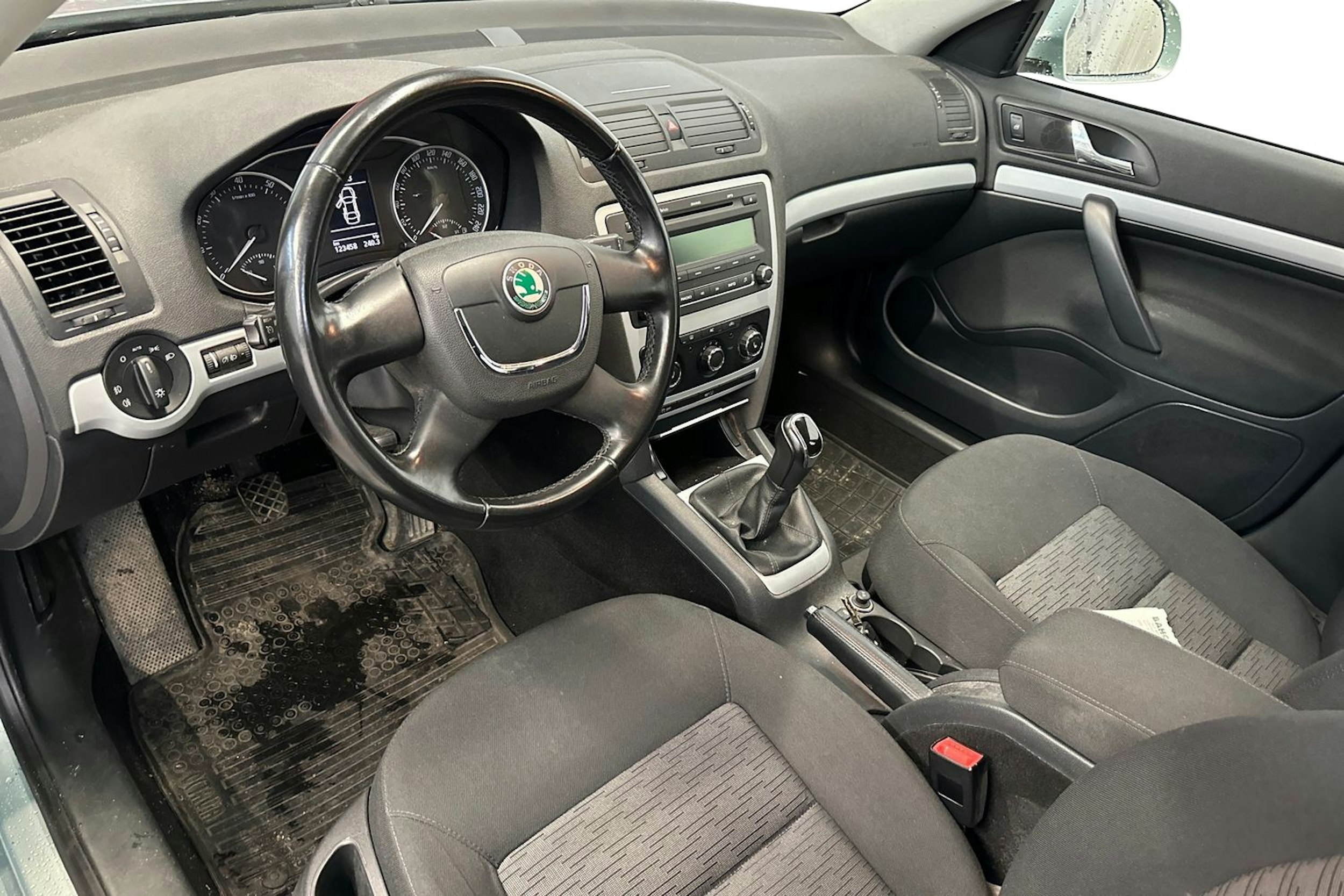 vihreä Skoda Octavia 2012 kuva 3.
