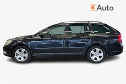 musta Skoda Octavia 2012 kuva 5.