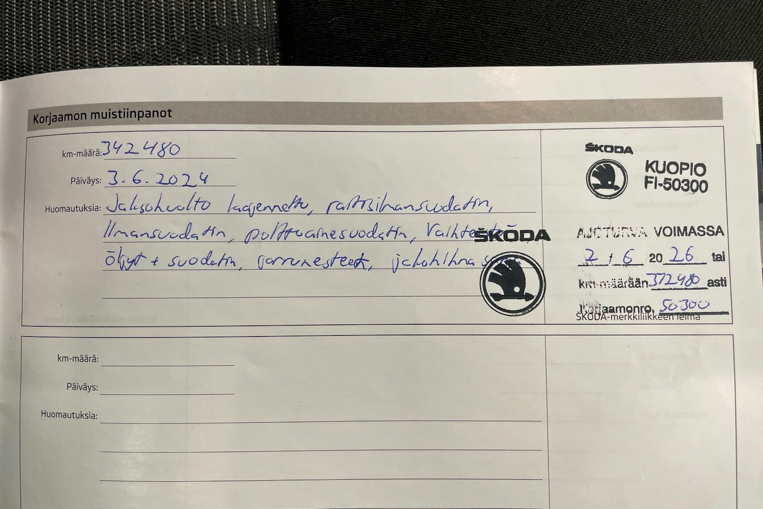 musta Skoda Octavia 2012 kuva 11.