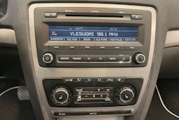 musta Skoda Octavia 2012 kuva 14.