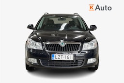 musta Skoda Octavia 2012 kuva 5.