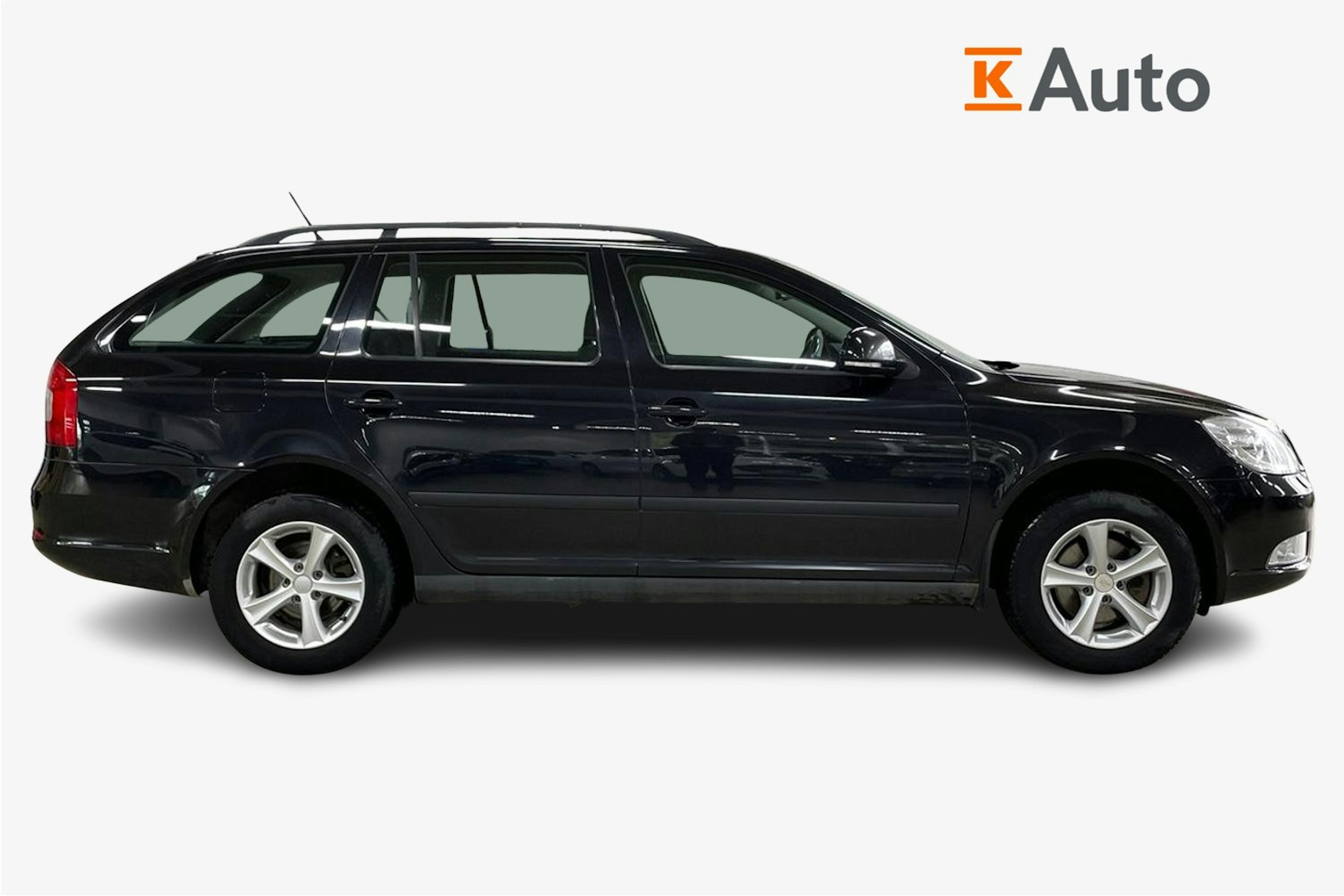 musta Skoda Octavia 2012 kuva 6.