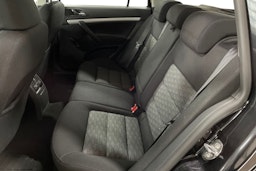 musta Skoda Octavia 2012 kuva 10.