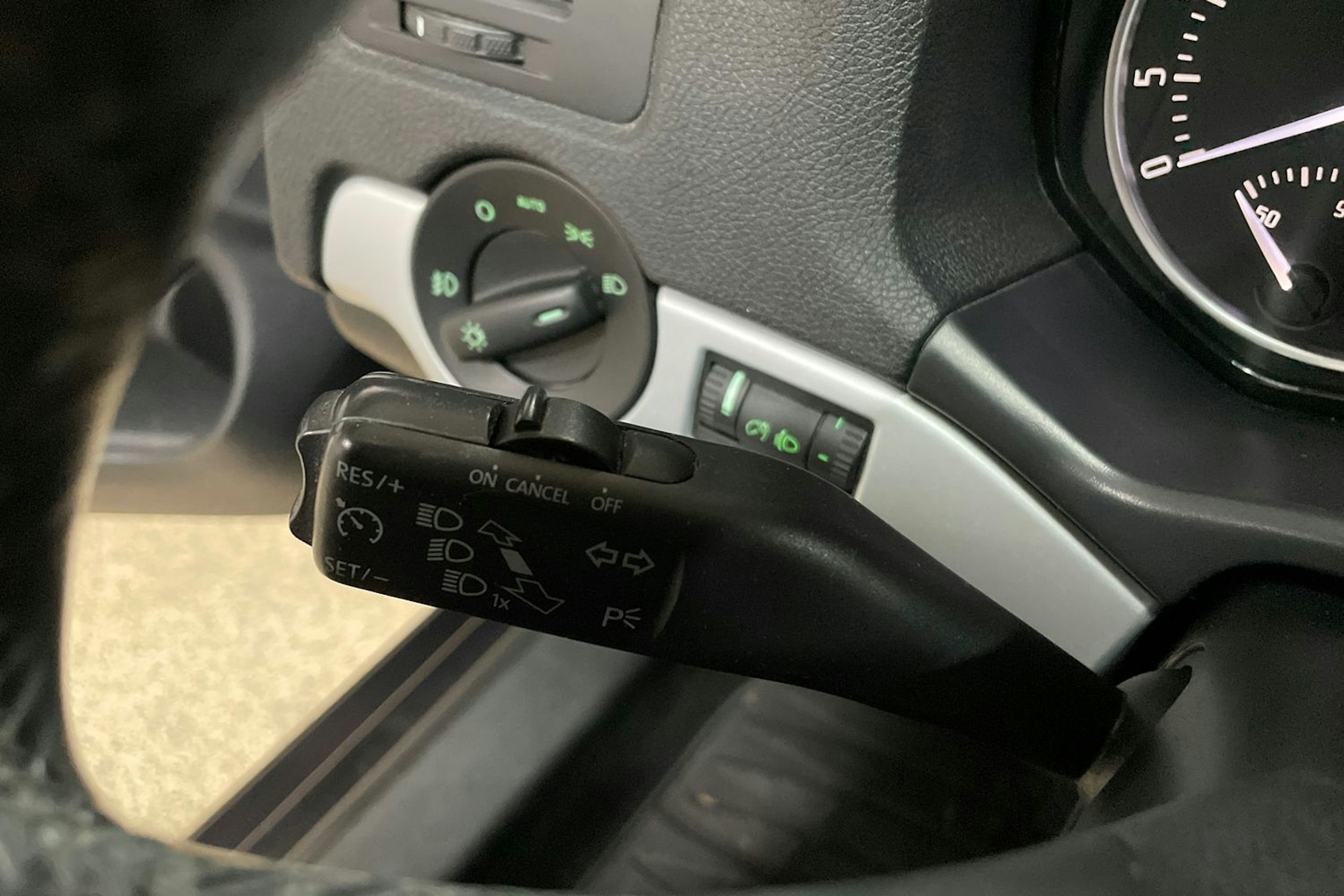musta Skoda Octavia 2012 kuva 18.