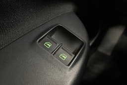 musta Skoda Octavia 2012 kuva 20.