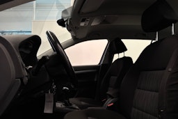 Harmaa Skoda OCTAVIA 2012 kuva 15.