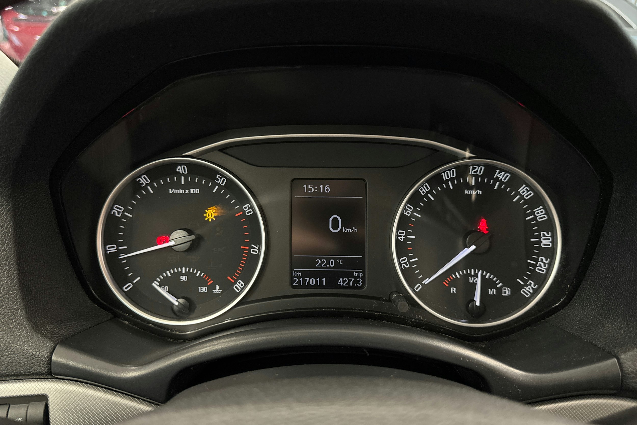 Harmaa Skoda OCTAVIA 2012 kuva 19.