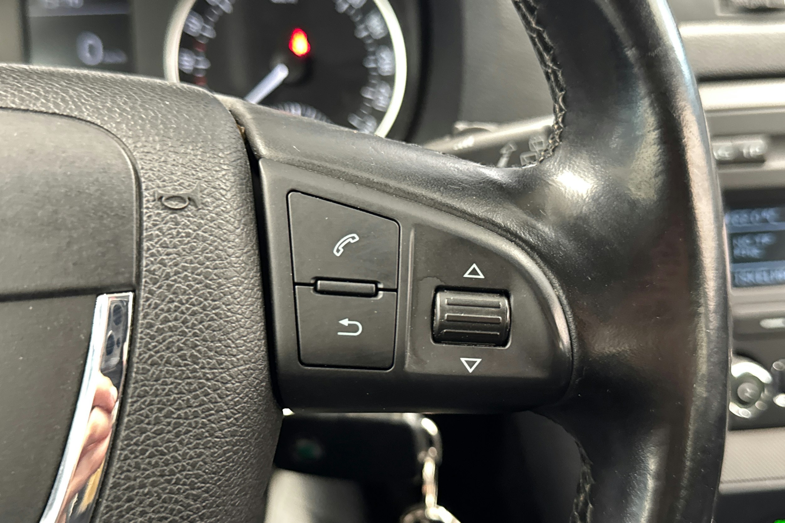 Harmaa Skoda OCTAVIA 2012 kuva 22.