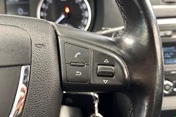 Harmaa Skoda OCTAVIA 2012 kuva 22.